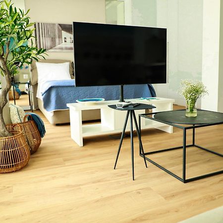 Renovated Apartment With Roof Garden Access, 15 M Walk To Acropolis Aten Exteriör bild
