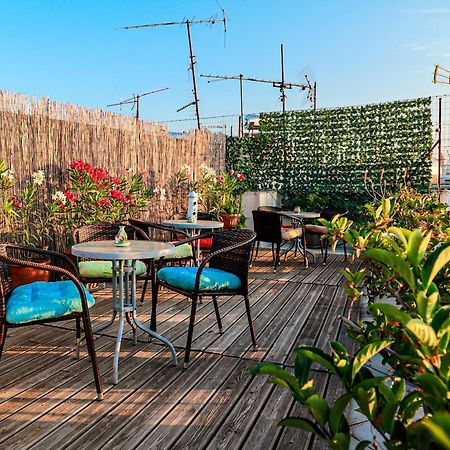 Renovated Apartment With Roof Garden Access, 15 M Walk To Acropolis Aten Exteriör bild