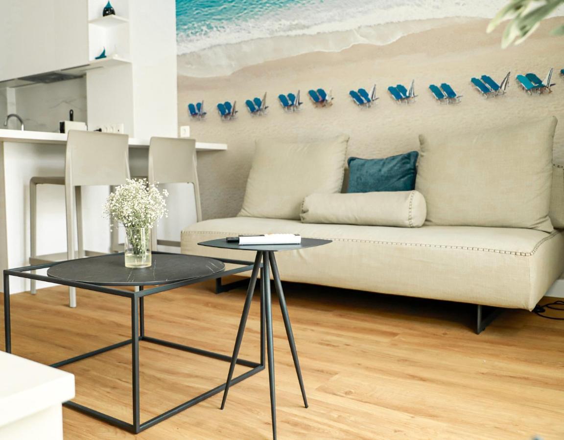 Renovated Apartment With Roof Garden Access, 15 M Walk To Acropolis Aten Exteriör bild