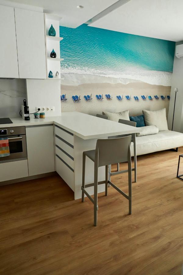 Renovated Apartment With Roof Garden Access, 15 M Walk To Acropolis Aten Exteriör bild