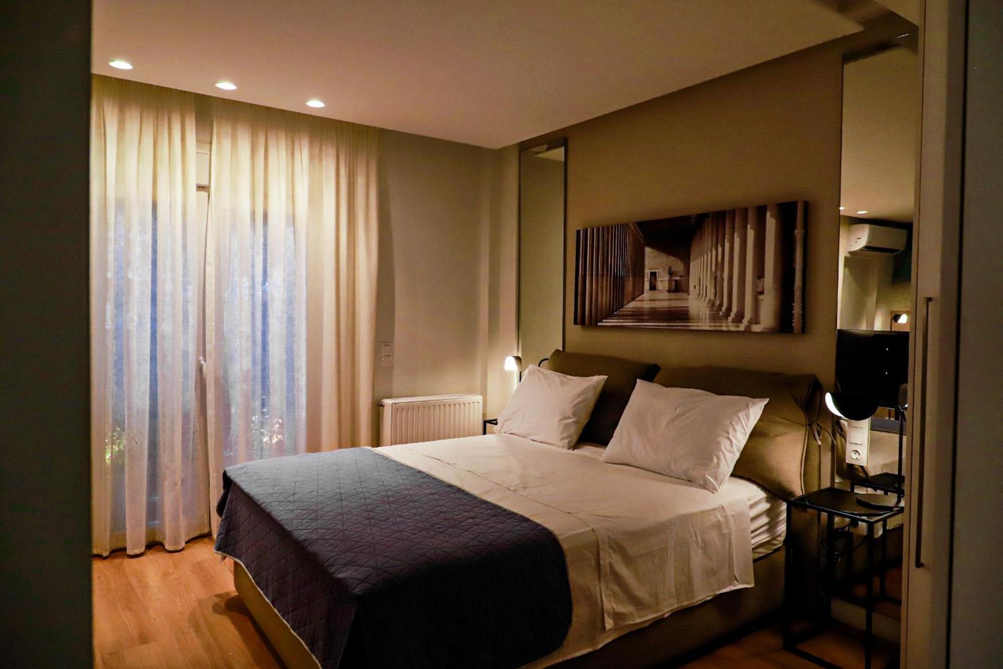 Renovated Apartment With Roof Garden Access, 15 M Walk To Acropolis Aten Exteriör bild