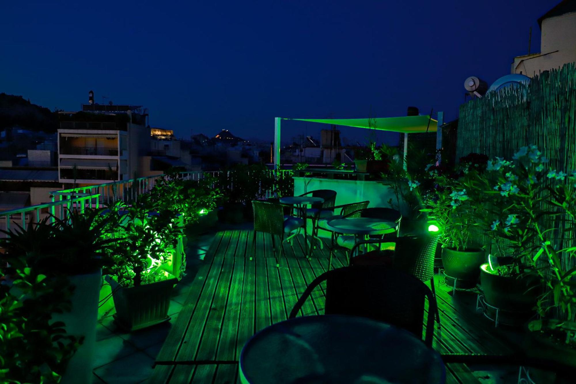Renovated Apartment With Roof Garden Access, 15 M Walk To Acropolis Aten Exteriör bild