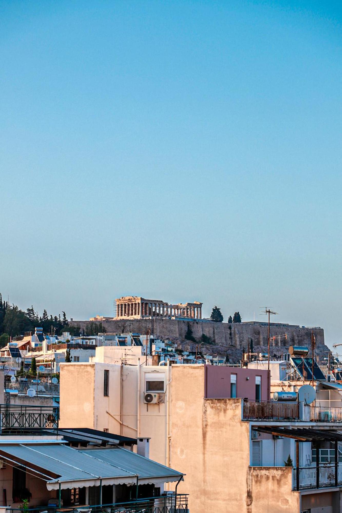 Renovated Apartment With Roof Garden Access, 15 M Walk To Acropolis Aten Exteriör bild
