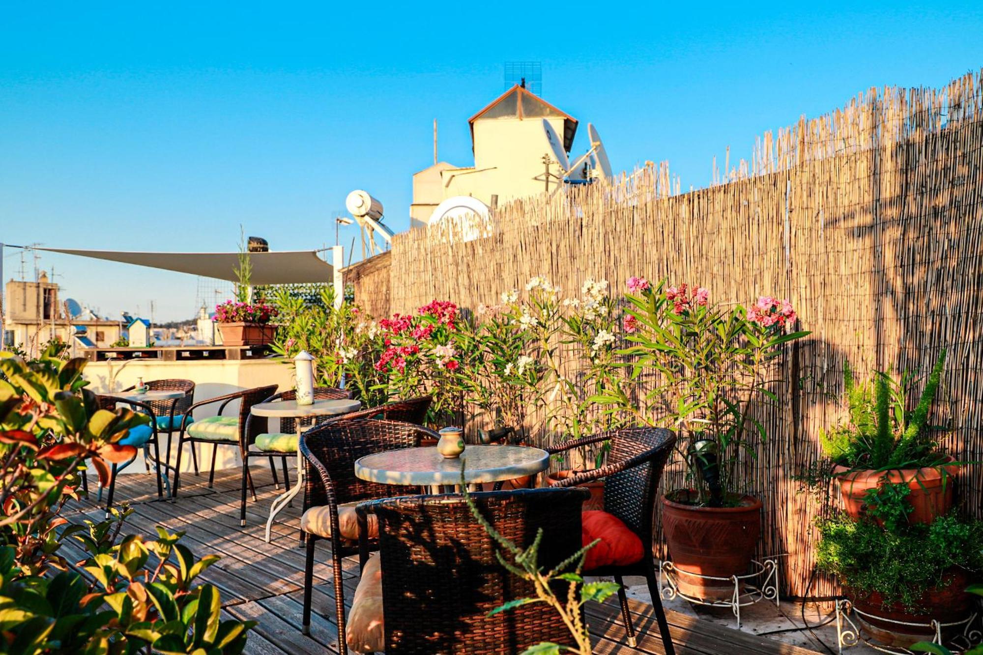 Renovated Apartment With Roof Garden Access, 15 M Walk To Acropolis Aten Exteriör bild