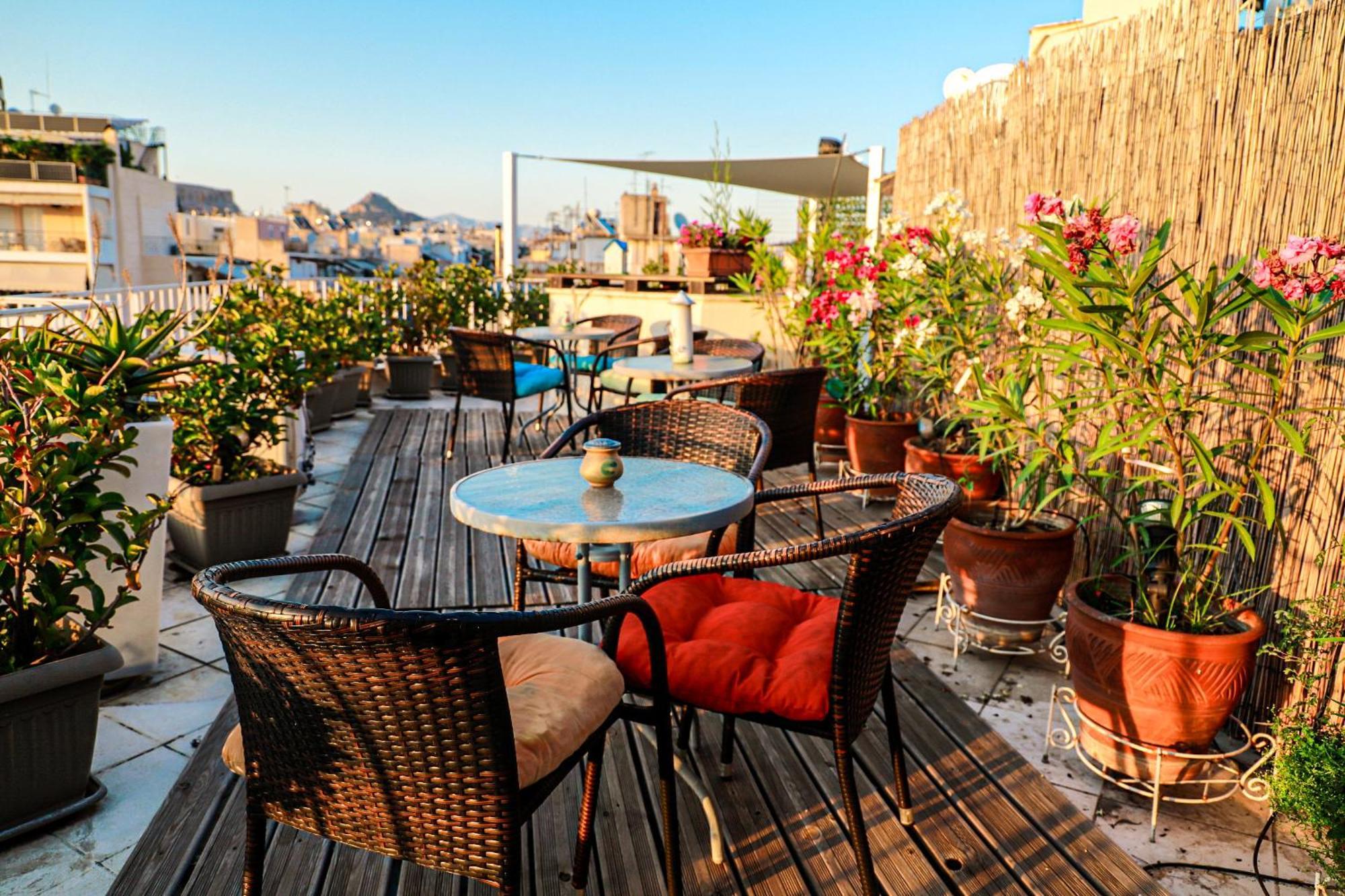 Renovated Apartment With Roof Garden Access, 15 M Walk To Acropolis Aten Exteriör bild